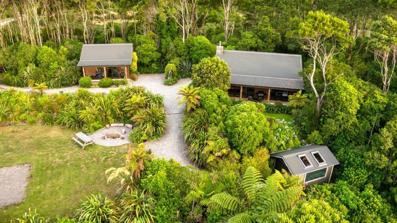 Paparoa Beach Hideaway With Hot Tub Barrytown Экстерьер фото